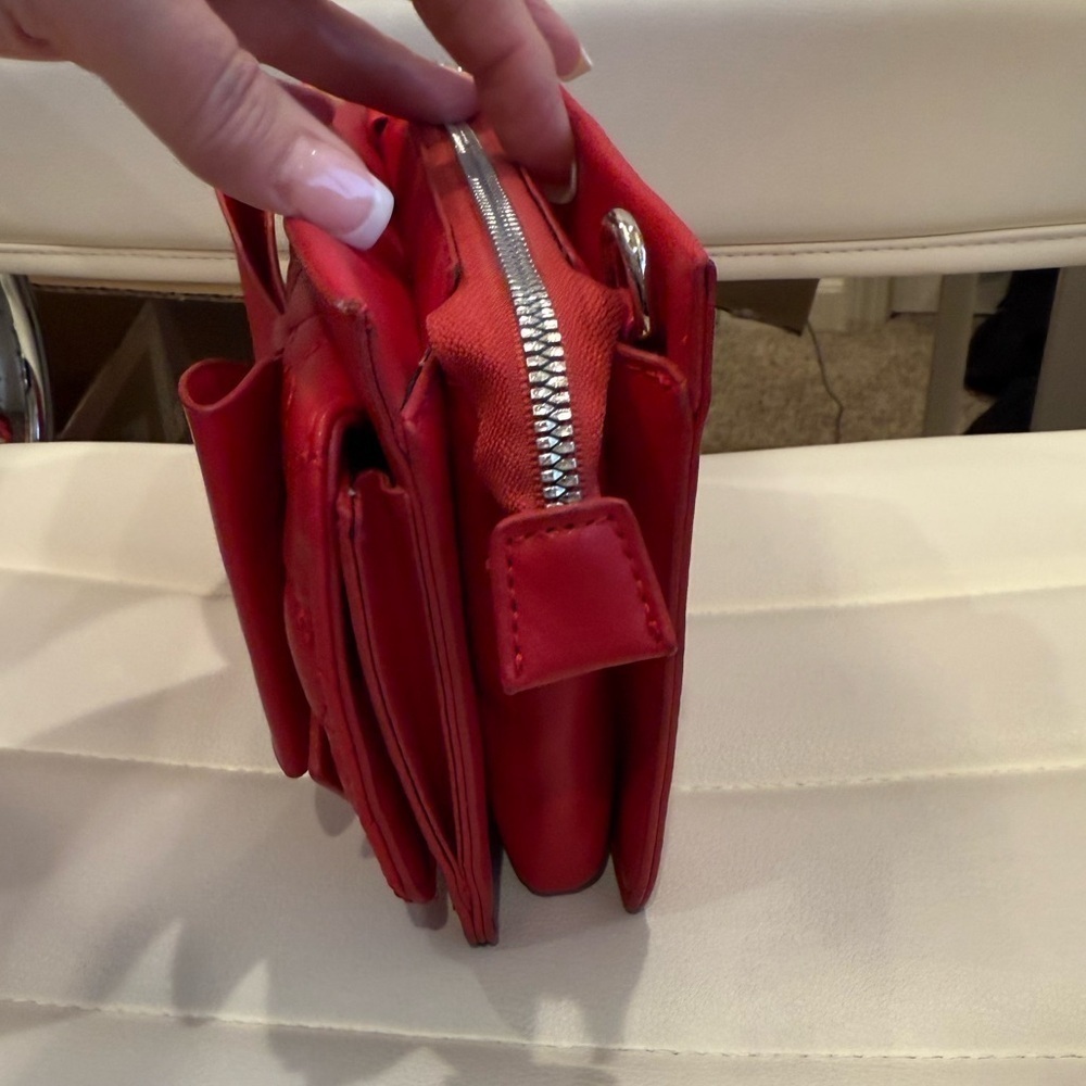 Betsey Johnson adorable red clutch/crossbody bag - Picture 4 of 11